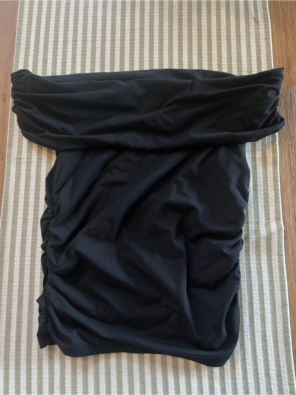 Abercromie and Fitch Off the shoulder black top size medium